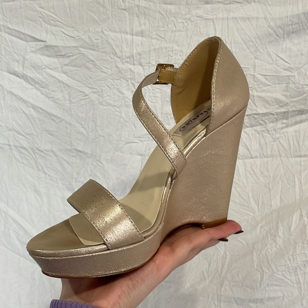 Light Gold Wedges